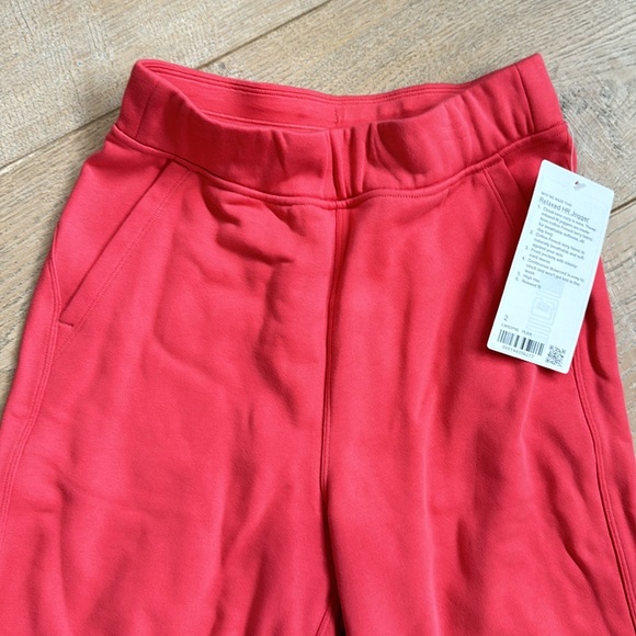 NEW WITH TAG Lululemon jogger adjustable waist & pockets. Size 2, Terry fabric - Picture 2 of 5